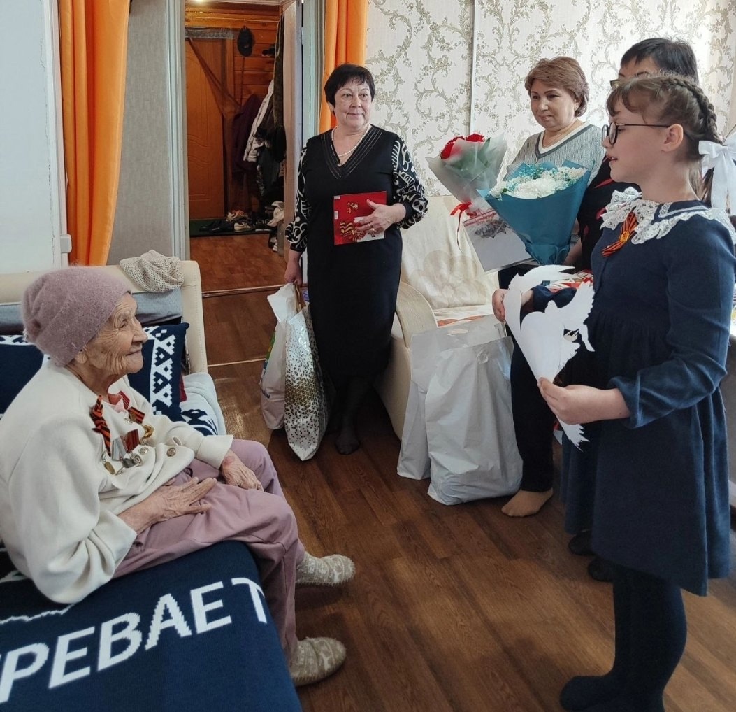 Поздравление ветеранов.